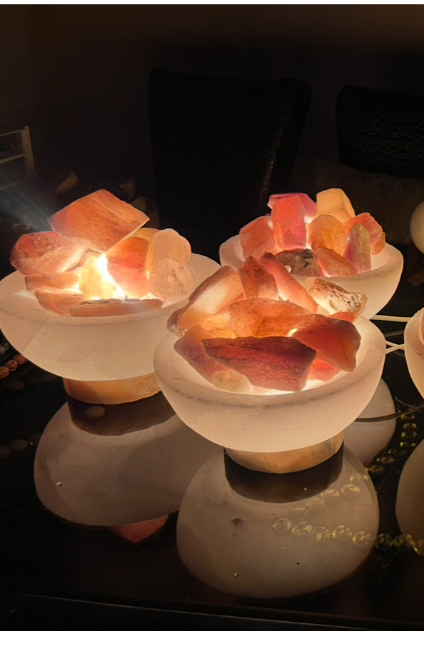 کاسه با سنگ